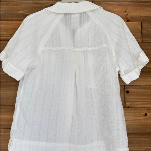 CAbi White Short-Sleeve Button-Front Casual Shirt with Chest Pockets - Picture 5 of 5
